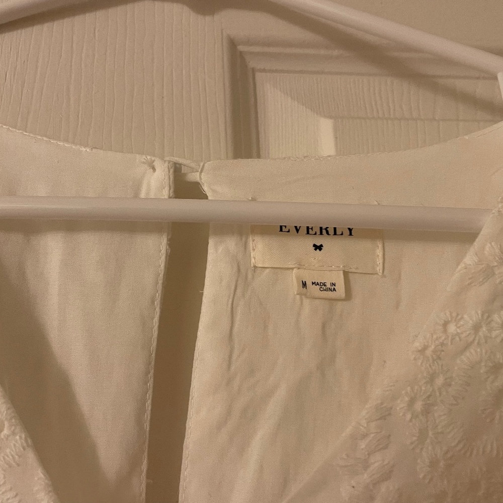 White Eyelet Puff-Sleeve v-neck Dress